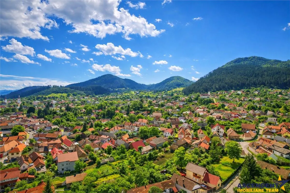 Pe domeniu de 1.750mp, rezidenta in Central, Sacele, Brasov - foto 13