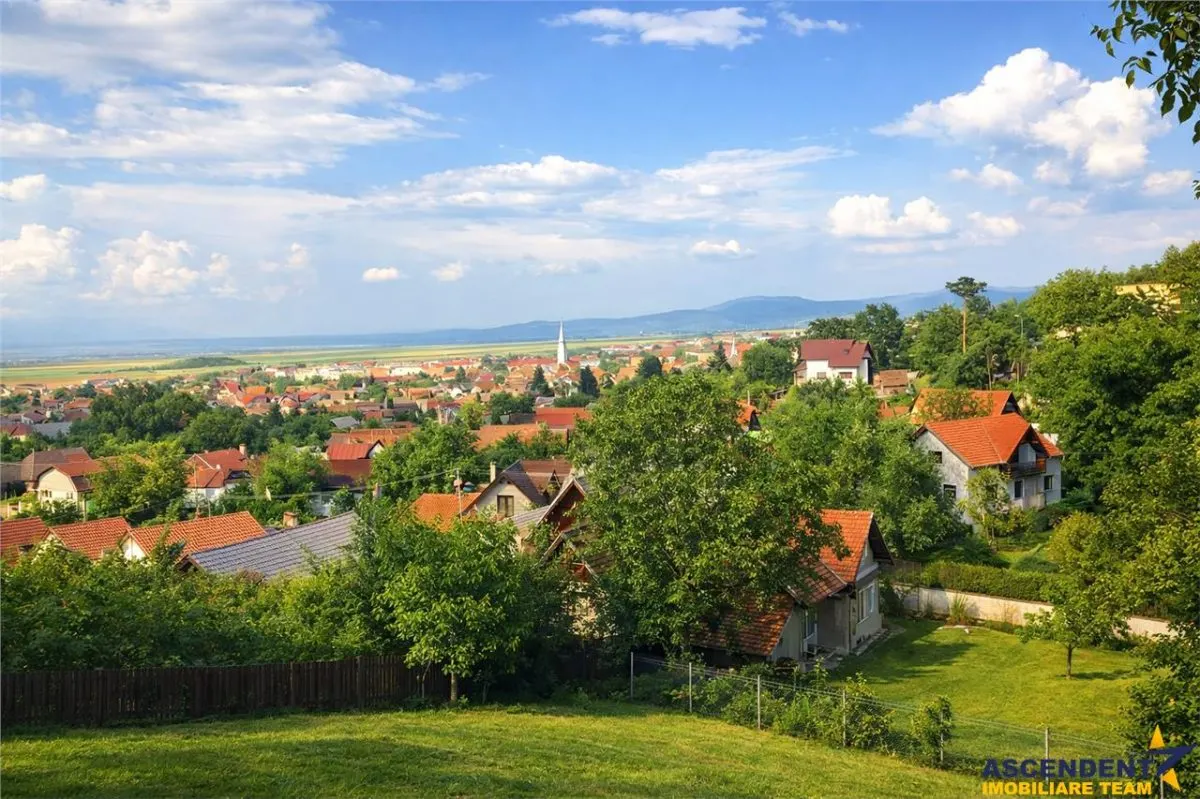 Pe domeniu de 1.750mp, rezidenta in Central, Sacele, Brasov - foto 9