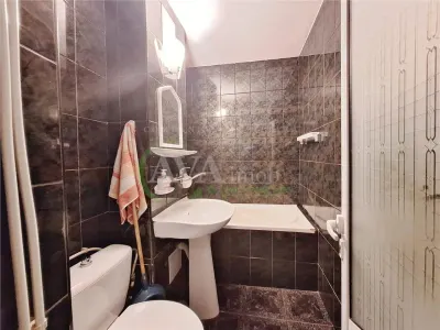 Apartament 3 camere semidecomandat zona Milcov - foto 10