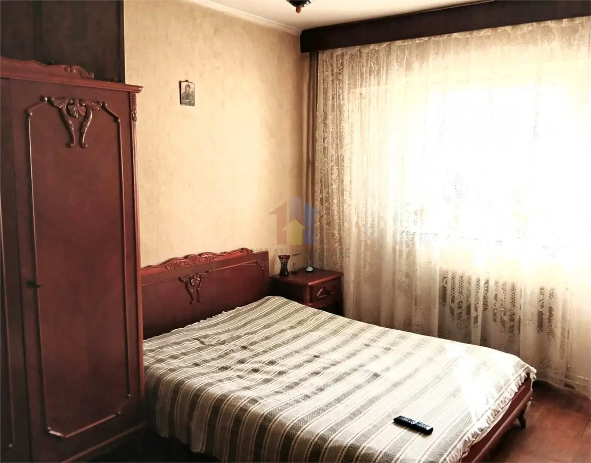 Apartament.3 camere, Calarasi-Continental, etaj intermediar+bloc cu lift - foto 3