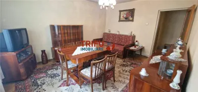 Apartament 3 camere de vanzare zona Centru - foto 2