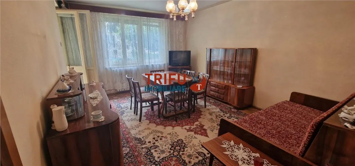 Apartament 3 camere de vanzare zona Centru - foto 3