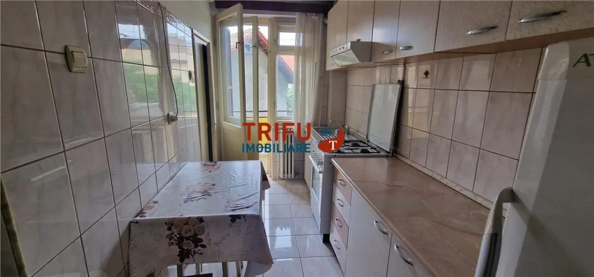 Apartament 3 camere de vanzare zona Centru - foto 10