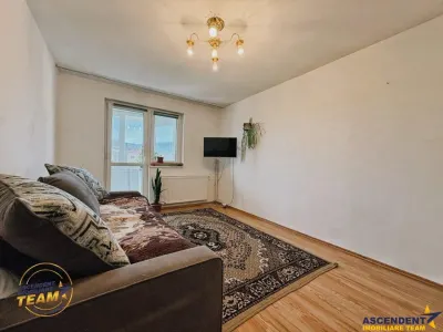 FILM! Apartament 2 camere decomandat, zona apreciabila, cartier Florilor Brasov - Brasov