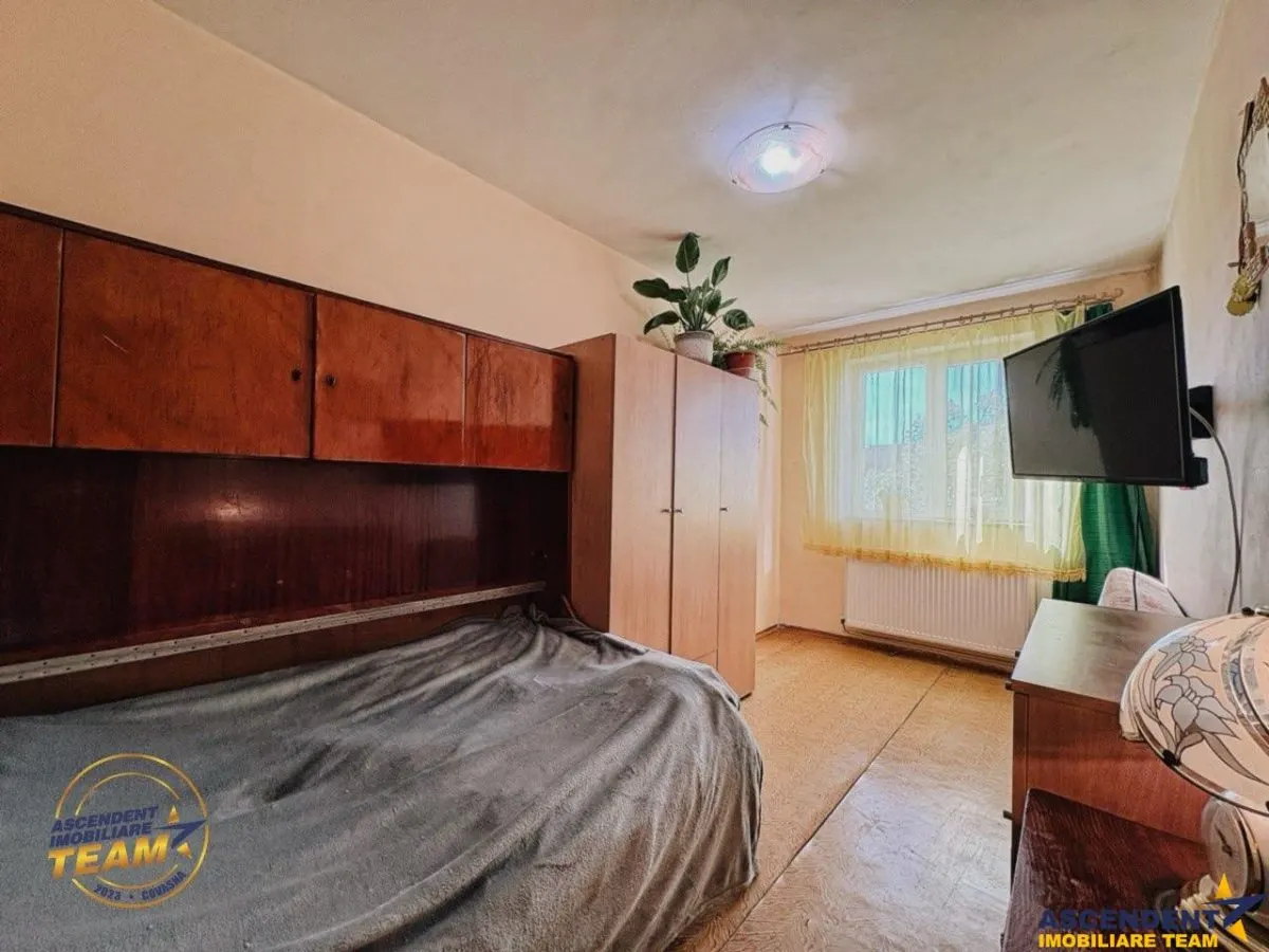 FILM! Apartament 2 camere decomandat, zona apreciabila, cartier Florilor Brasov - foto 5