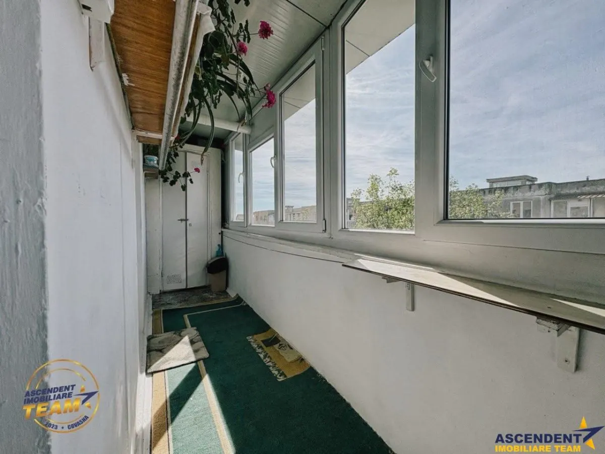 FILM! Apartament 2 camere decomandat, zona apreciabila, cartier Florilor Brasov - foto 10