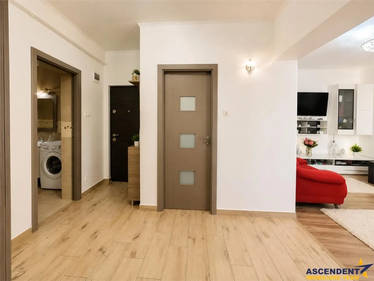 2 camere decomandate, balcon  acces dublu, panorama spectaculoasa, lumina naturala, lift nou, Dambu Pietros - foto 3