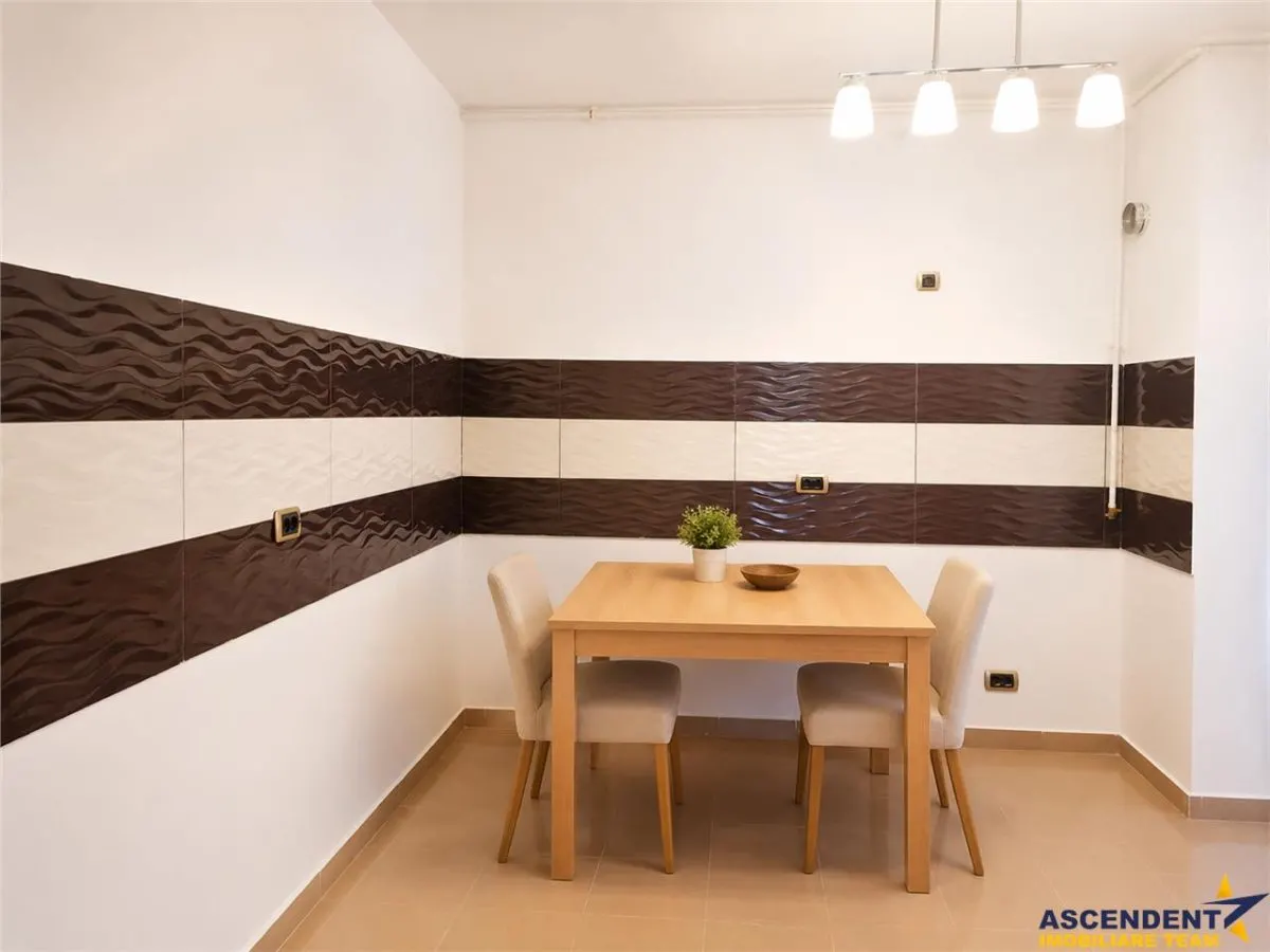 Compozitie generoasa, loc parcare, boxa, Isaran Residence, Tractorul, Brasov - foto 2