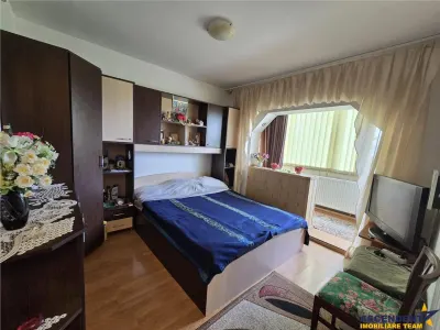 Decomandat, etaj1, Living + 2 dormitoare  boxa 14 mp, 2 balcoane, Triaj, Brasov - foto 19