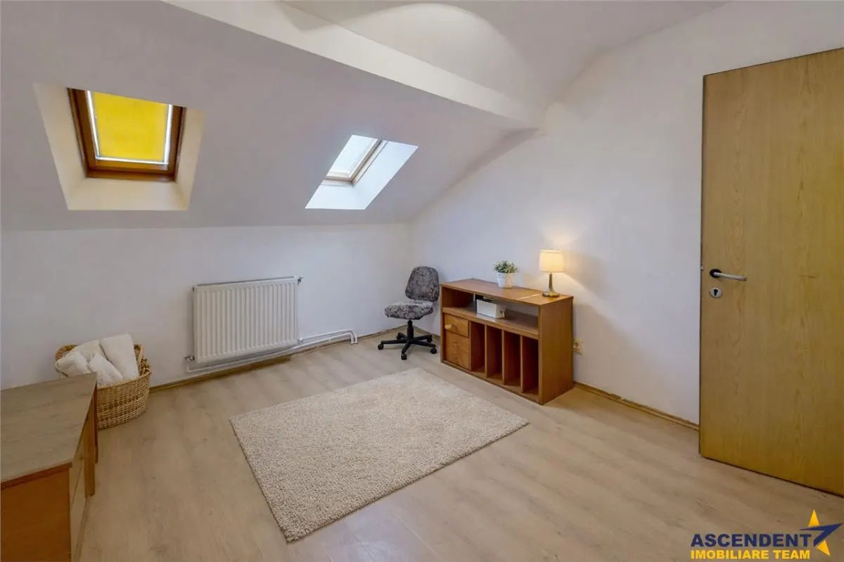 Rezidenta pe doua niveluri, cu 3 camere, eficenta energetic, Garii, Brasov - foto 4