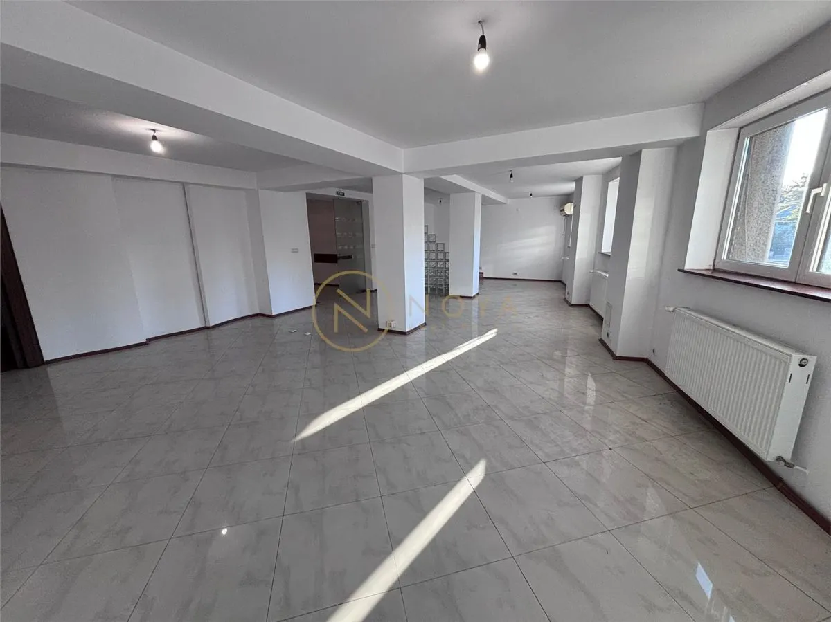 Apartament 5 camere in vila cu centrala | Razoare Piata Danny Huwe - foto 1