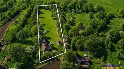 Domeniu de 3.400 mp cu traditionala casa, Suveica, Acatari Mures - foto 3