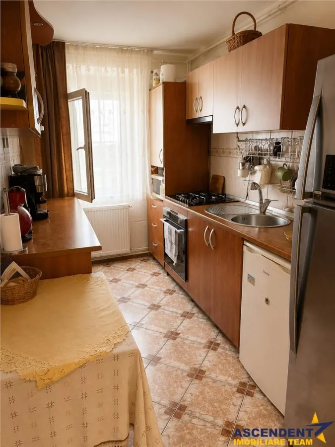 Apartament decomandat Calea Bucuresti. intrare pe Carpatilor,  Brasov - foto 2