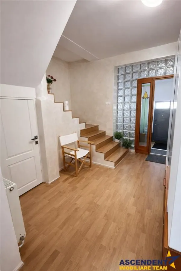 Casa in apreciabil potential,cu terase, curte,gradina echipata,2 pivnite,Str. Rodnei,Central,Targu Mures - foto 9