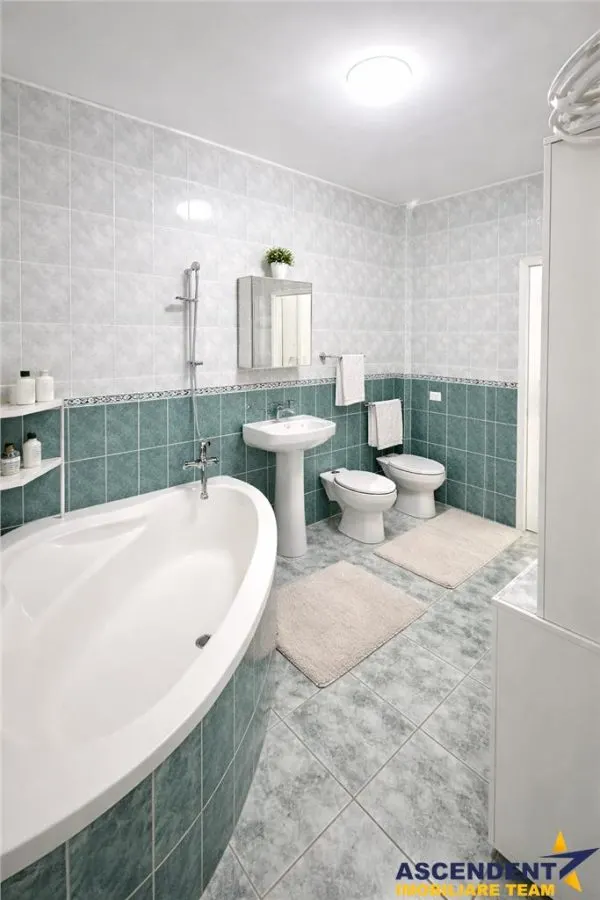 Casa in apreciabil potential,cu terase, curte,gradina echipata,2 pivnite,Str. Rodnei,Central,Targu Mures - foto 10
