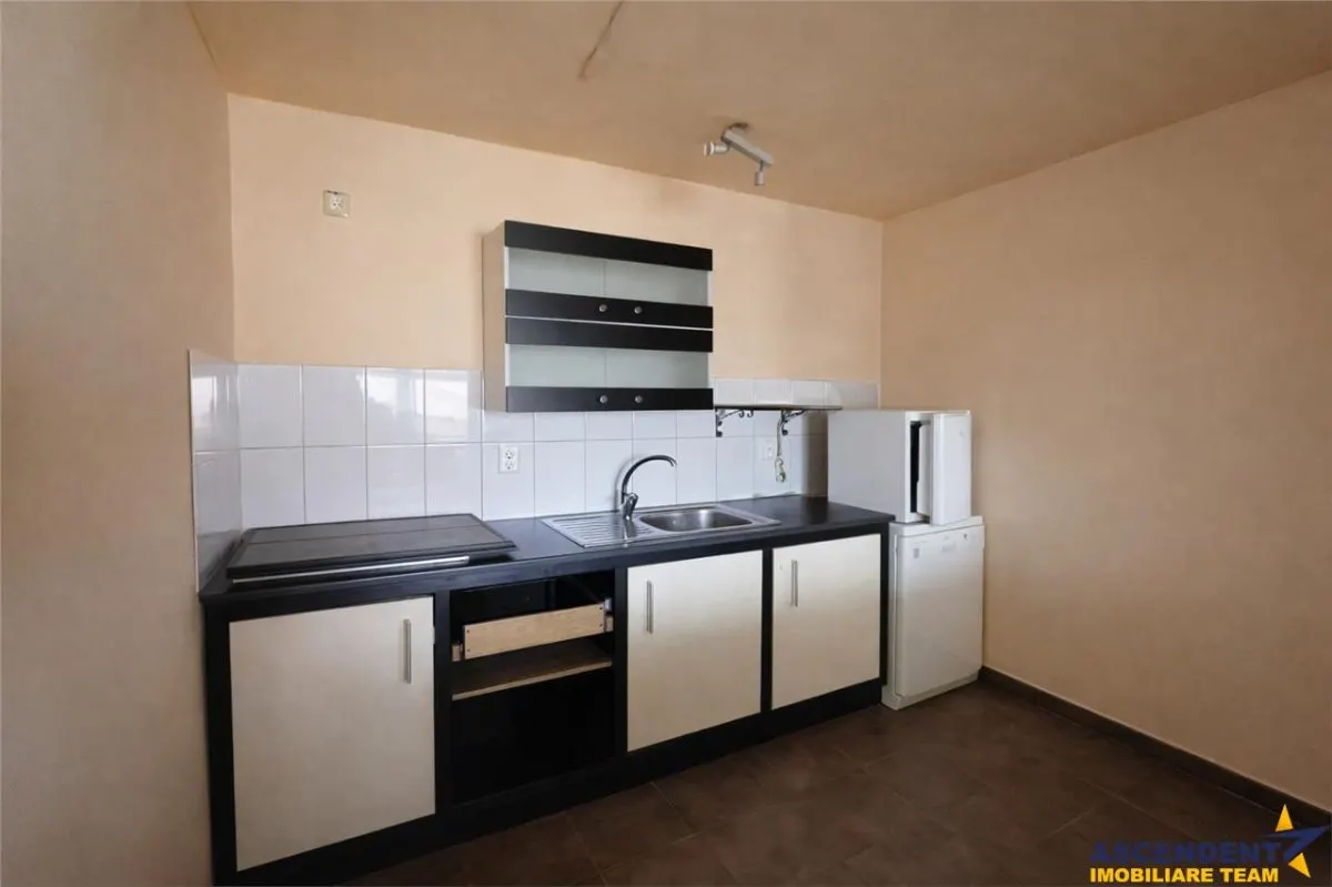 Film&3D!Proprietate cu potential:casa, atelier,domeniu de 2.700 mp: Sanmarghita, Mures - foto 3