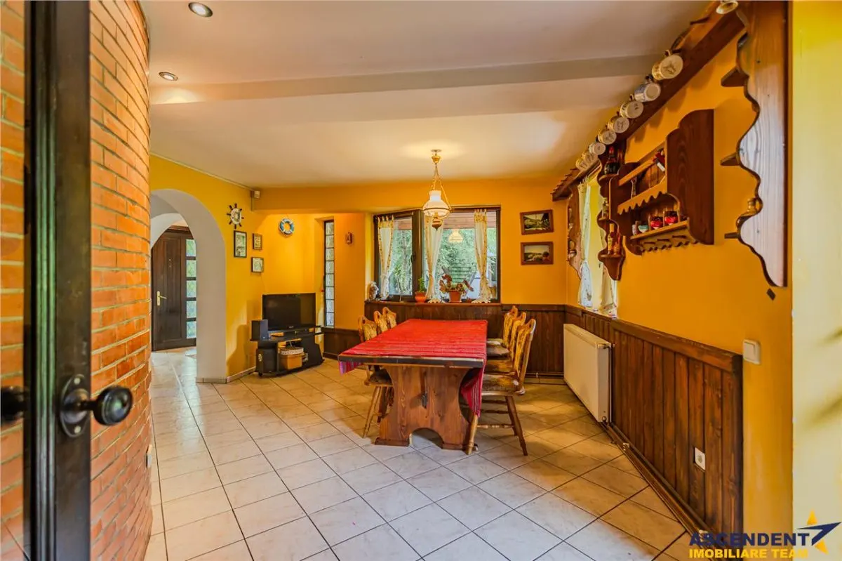 Vila 7 camere,250 mp,semineu,terase,800 mp teren,rezidential/ turistic,Predelut,Brasov - foto 19