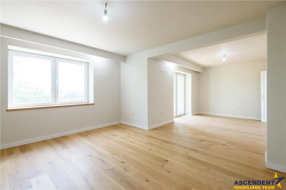 Vila exclusivista, aspect modern in eleganta prezentare, Central, Brasov - foto 11