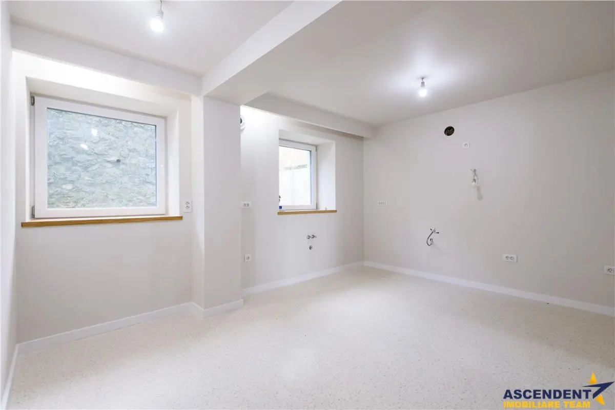Vila exclusivista, aspect modern in eleganta prezentare, Central, Brasov - foto 17
