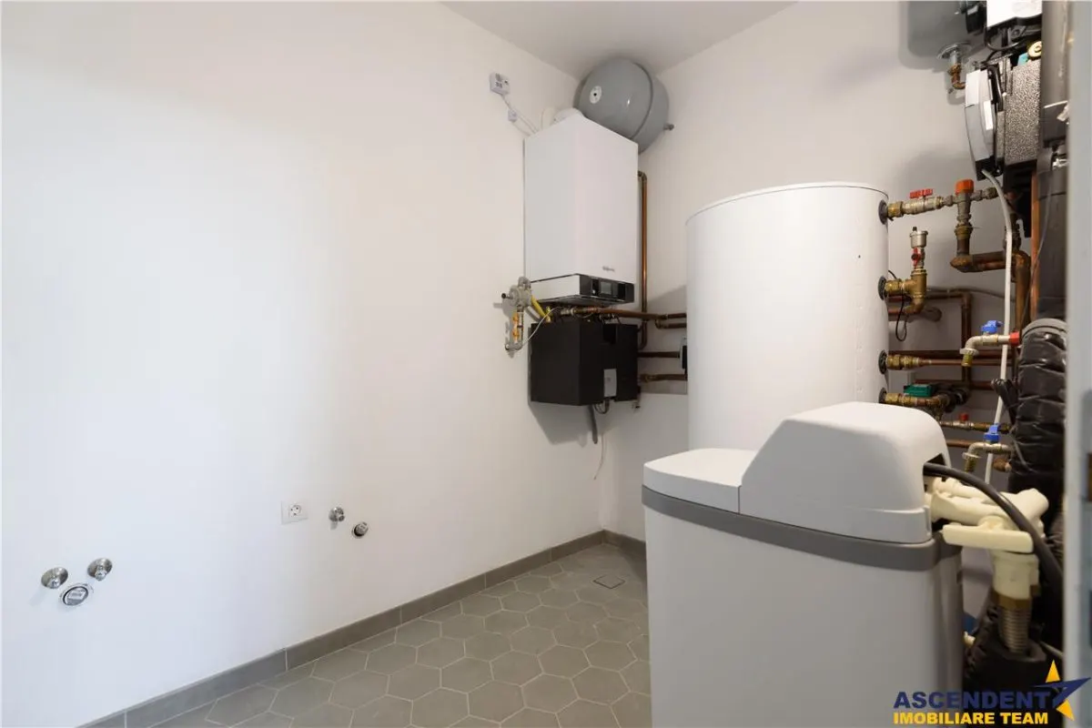 Vila exclusivista, aspect modern in eleganta prezentare, Central, Brasov - foto 23