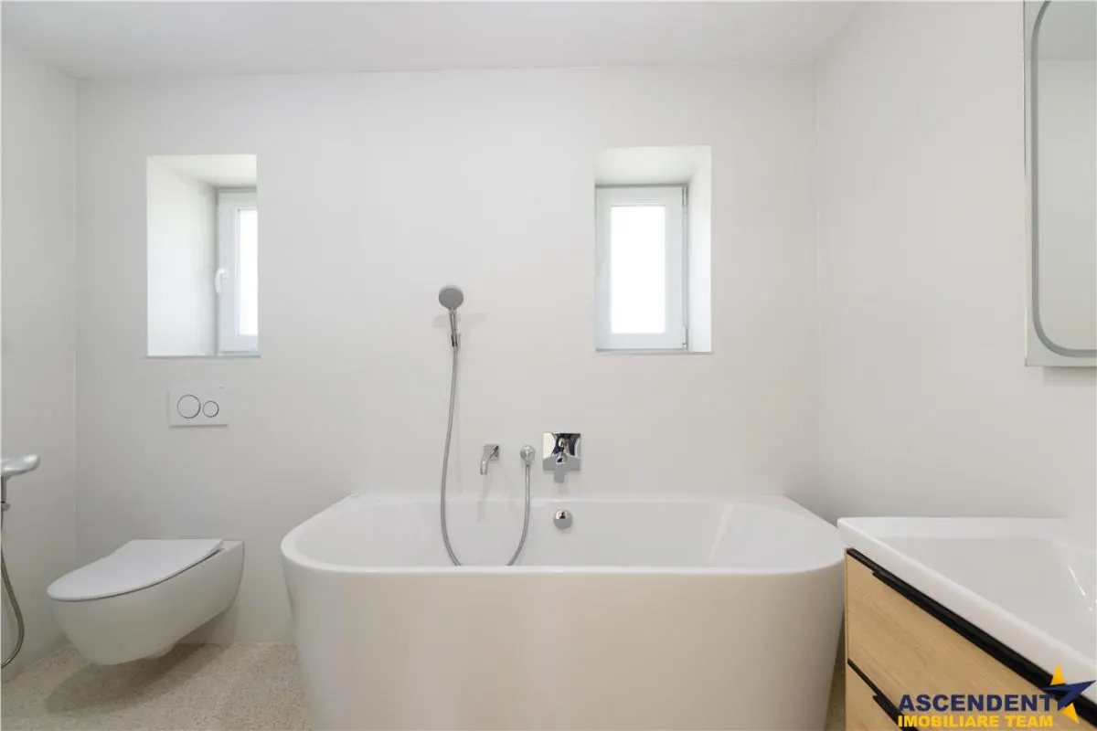 Vila exclusivista, aspect modern in eleganta prezentare, Central, Brasov - foto 5