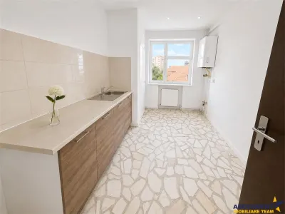 Apartament reprezentativ, 5 camere, pentru birou sau locuinta, Central, Brasov - foto 3