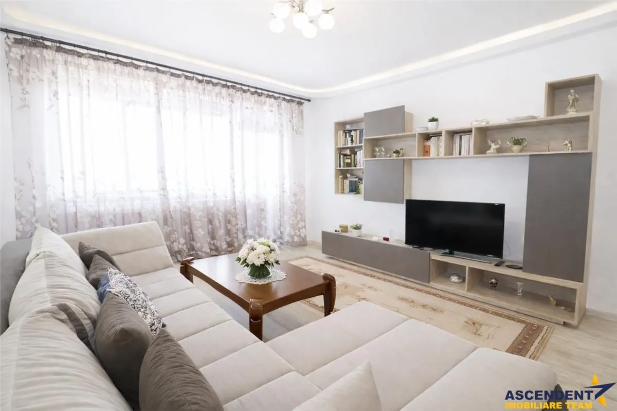 Premium Clasa A, 75mp, luminos, mobilat, echipat, ca nou, panorama, Tractorul, Brasov - foto 1