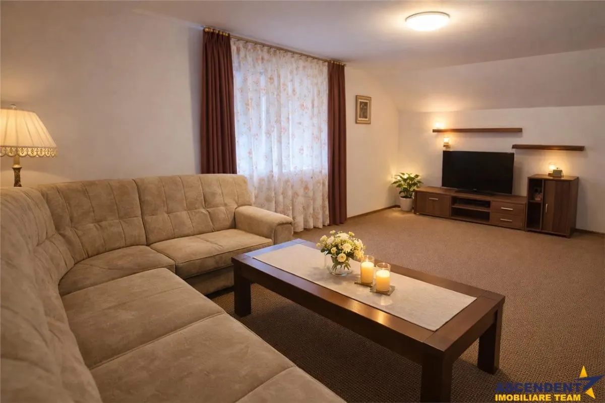 Vila cu 5 camere si garaj propriu, Centrul Istoric/ Drumul Poienii, Brasov - foto 1