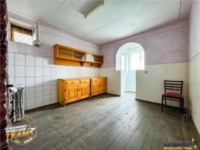 FILM! Apartament 2 camere,decomandat,cu garaj,1.400 mp teren,Let,Covasna - foto 4
