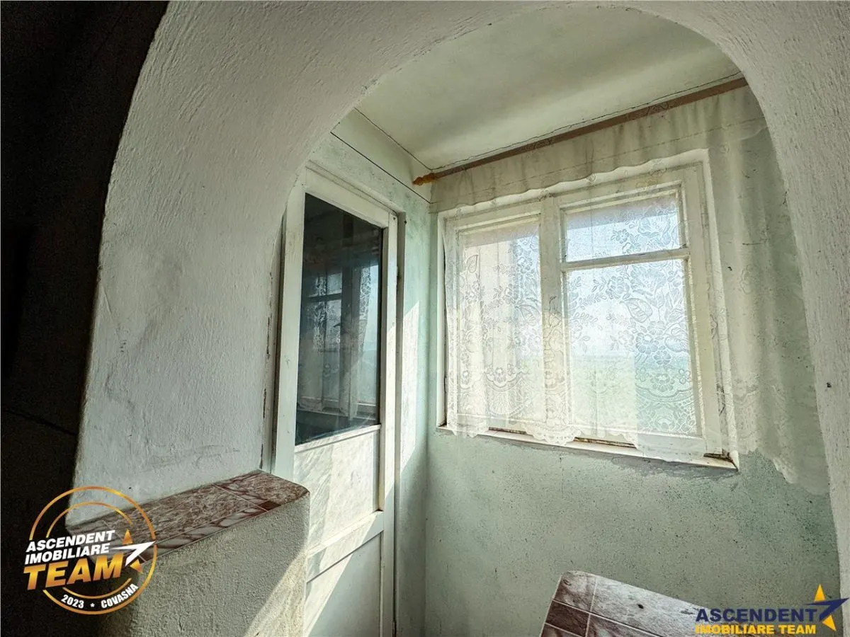 FILM! Apartament 2 camere,decomandat,cu garaj,1.400 mp teren,Let,Covasna - foto 9