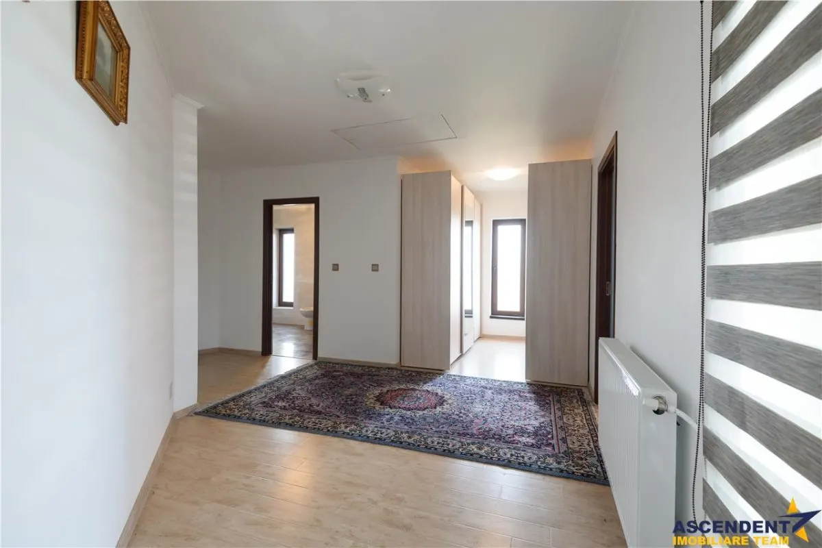 Vila eleganta, spatii generoase, conditii deosebite, Harman - foto 14