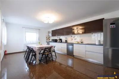 Vila eleganta, spatii generoase, conditii deosebite, Harman - foto 3