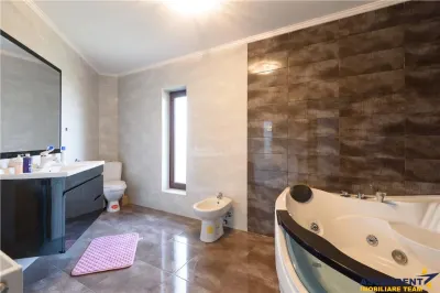 Vila eleganta, spatii generoase, conditii deosebite, Harman - foto 6