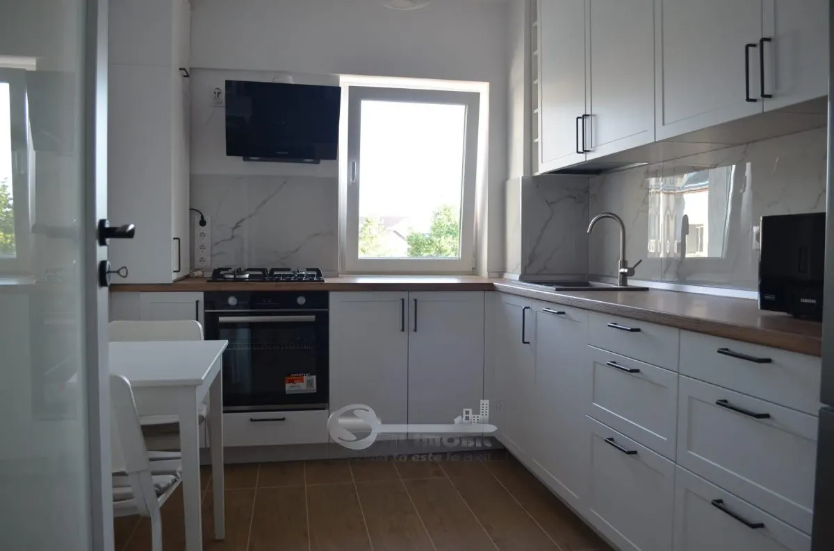 Apartament 3 camere Decomandat | Ultracentral Târgu Cucu | 71 mp | Mobilat - foto 6