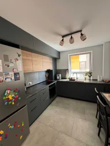 Are client suna marti 17.08.Apartament 2 camere Tractorul Grandis Residence,parcare,mobilat-utilat 142800 Euro - foto 4