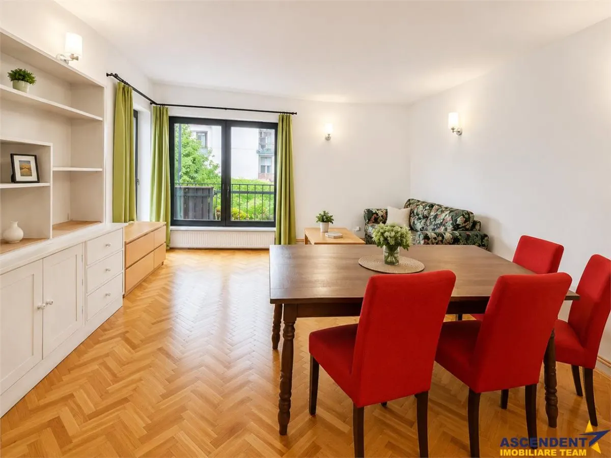 Casa cu 2 locuri de parcare in curte proprie, Stil vintage, Zona STAR  - Central Brasov - foto 2