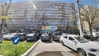 Vanzare spatiu stradal cu teren propriu - Calea Vitan - Bucuresti
