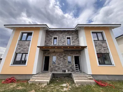 DUPLEX SPATIOS , MOSNITA NOUA, BUCATRIE INCHISA, 125MP UTILI, 5 CAMERE. - Mosnita Noua