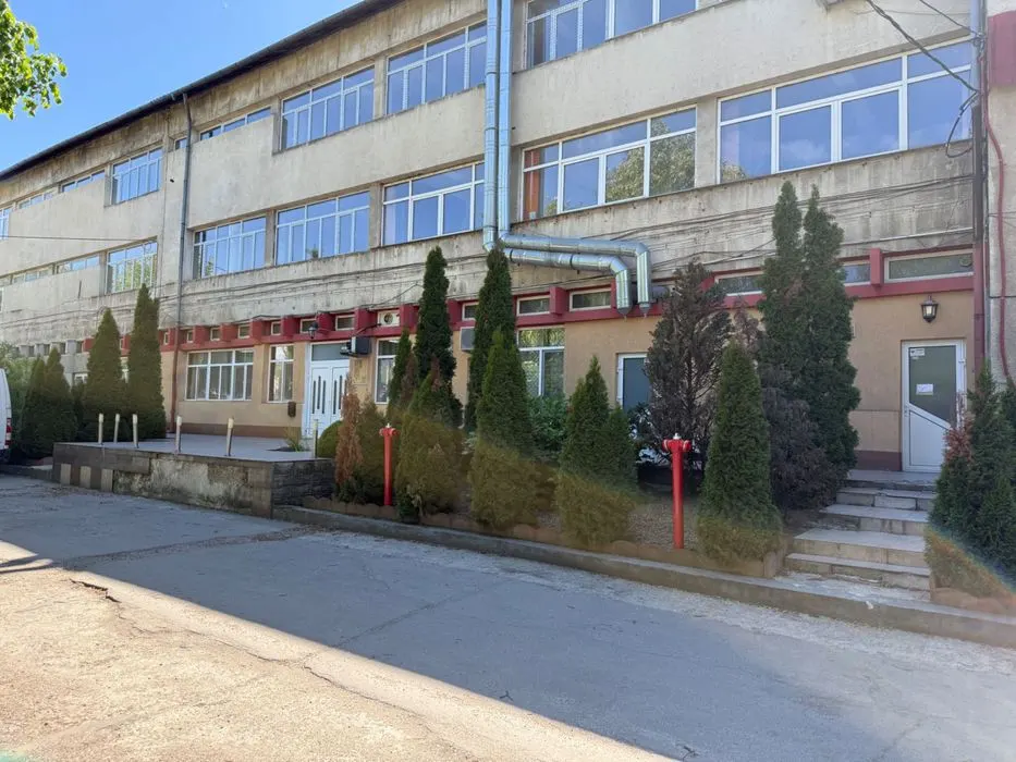 Se Vinde sau se Inchiriaza spatiu comercial - foto 1