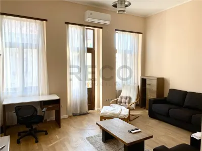 RECO  Apartament de închiriat cu 2 camere, ultracentral, complet renovatÂ 60 mp, etaj 1, aproape de Universitate - Oradea