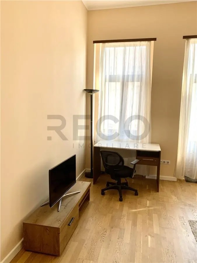 RECO  Apartament de închiriat cu 2 camere, ultracentral, complet renovatÂ 60 mp, etaj 1, aproape de Universitate - foto 3