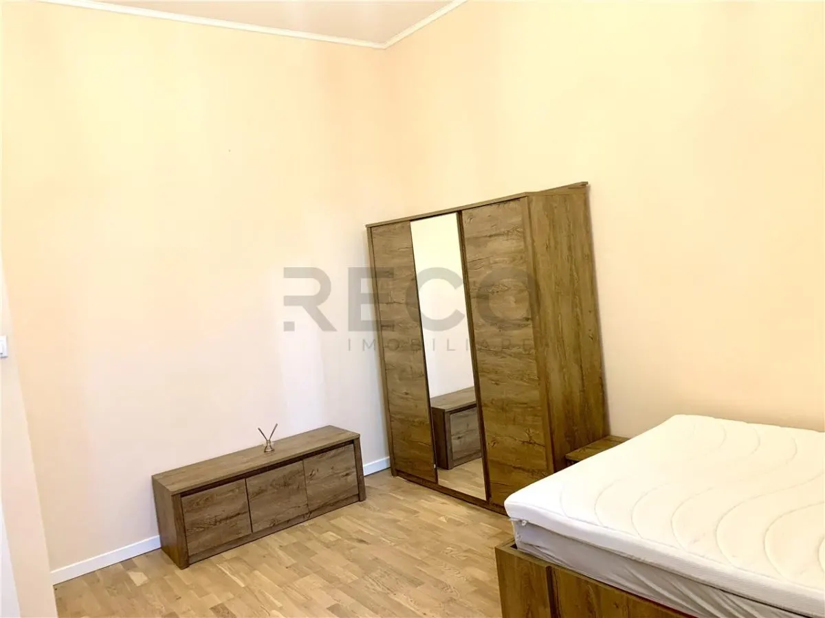 RECO  Apartament de închiriat cu 2 camere, ultracentral, complet renovatÂ 60 mp, etaj 1, aproape de Universitate - foto 5