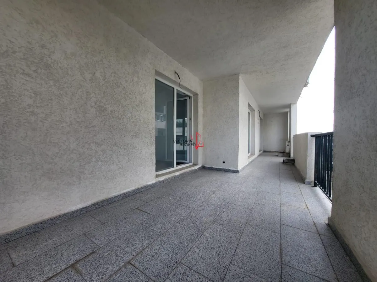 SE VINDE 3 CAMERE DECOMANDAT CU TERASA 22MP+BALCON - foto 2