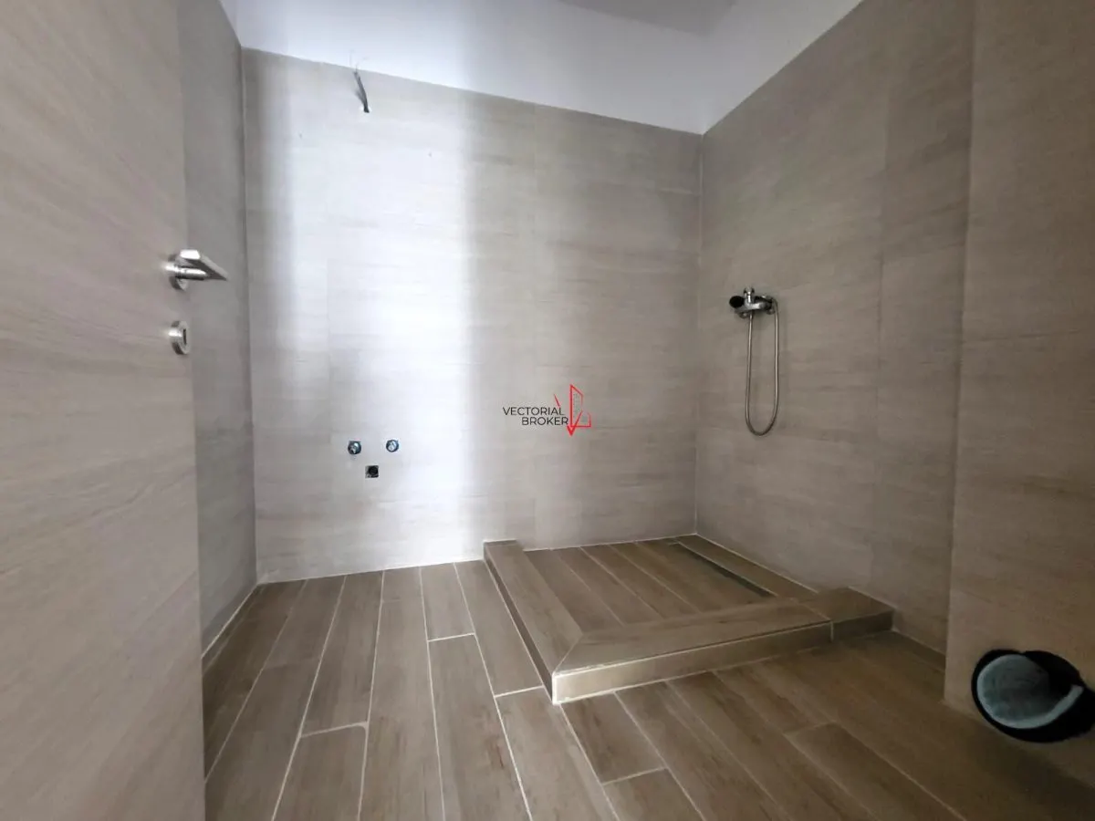 SE VINDE 3 CAMERE DECOMANDAT CU TERASA 22MP+BALCON - foto 15