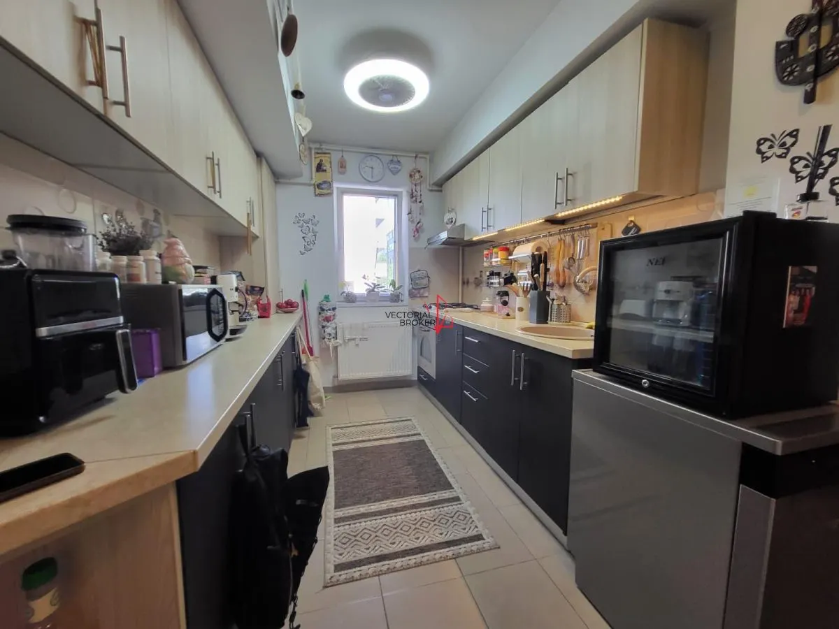3 CAMERE DECOMANDAT + 2 PARCARI + 30MP CURTE IN PROPRIETATE - foto 12