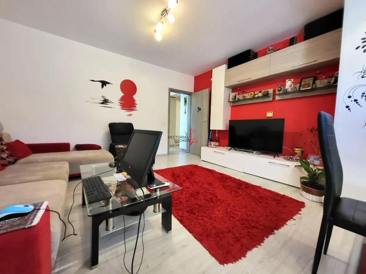 3 CAMERE DECOMANDAT + 2 PARCARI + 30MP CURTE IN PROPRIETATE - foto 7