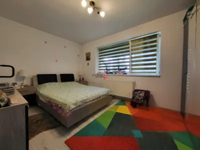 3 CAMERE DECOMANDAT + 2 PARCARI + 30MP CURTE IN PROPRIETATE - foto 9