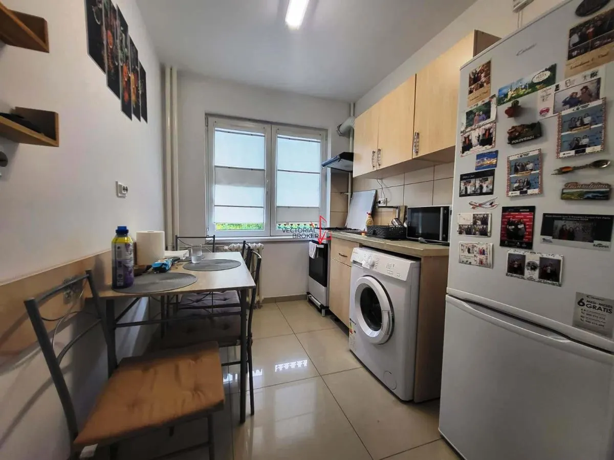 LA 2 PASI DE  METROU /  2 CAMERE  DECOMANDAT CU BOXA - foto 3