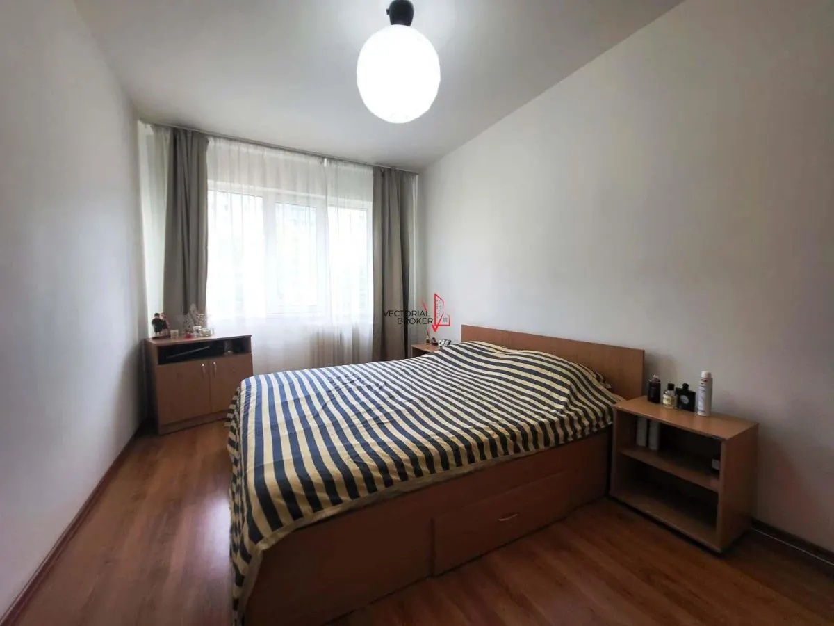 LA 2 PASI DE  METROU /  2 CAMERE  DECOMANDAT CU BOXA - foto 4