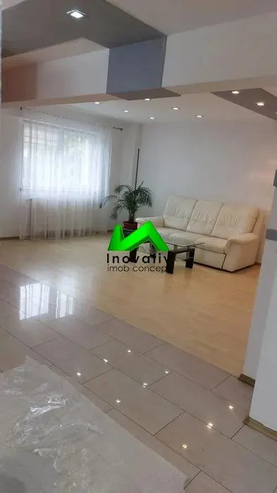 Apartament de inchiriat 3 camere decomandate Sibiu Central - foto 1